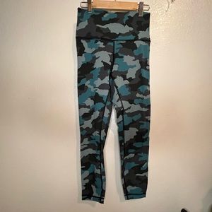 LULULEMON BLUE CAMO LEGGING
